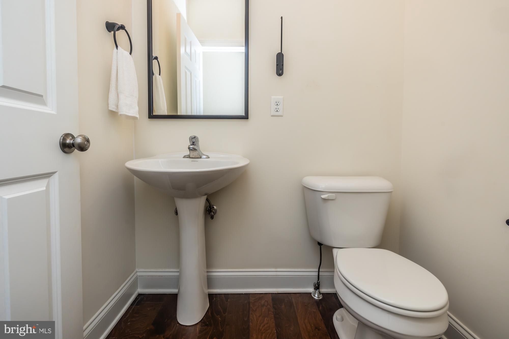 VILLAGE GREENE - Residential