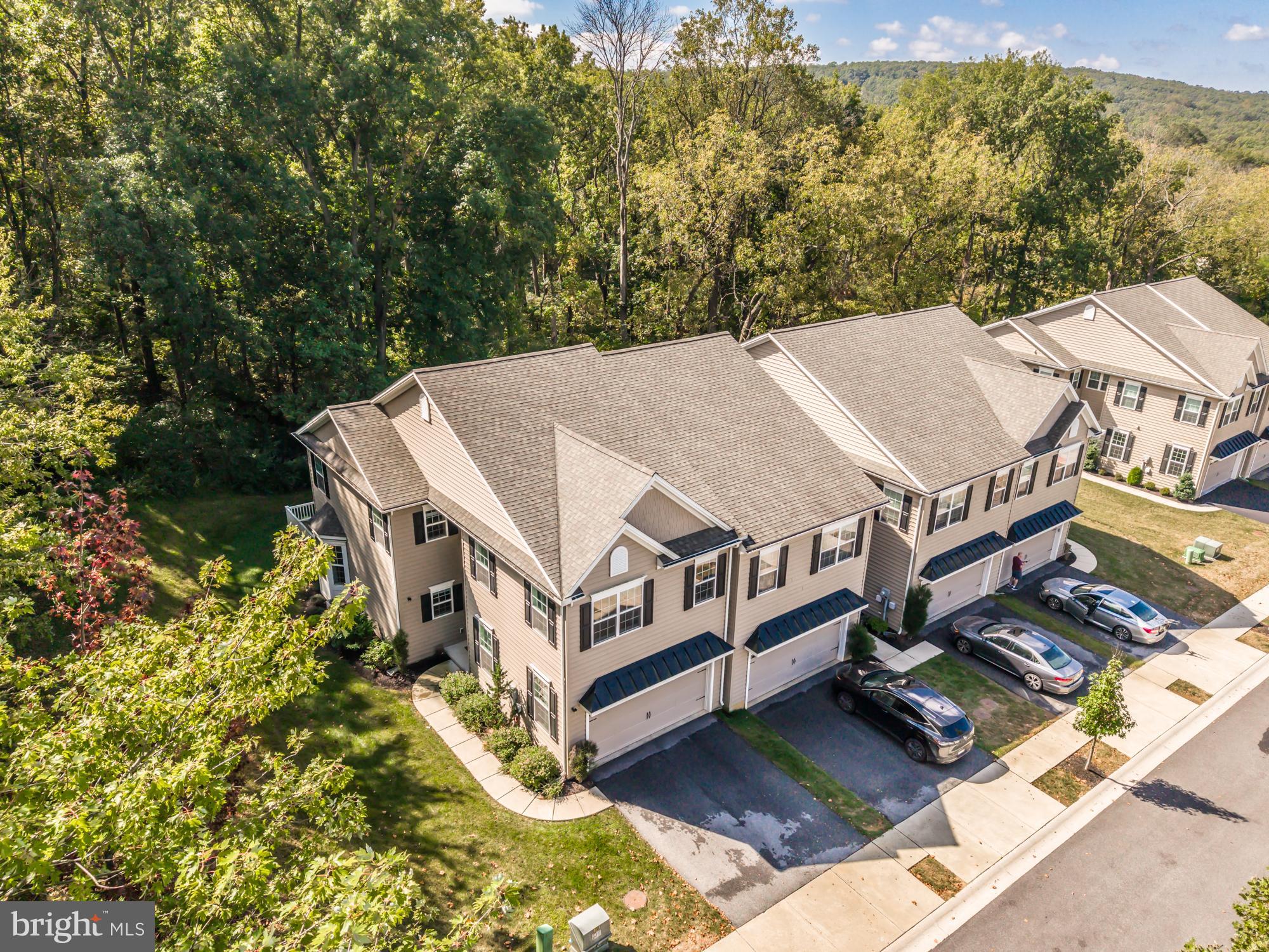 VILLAGE GREENE - Residential