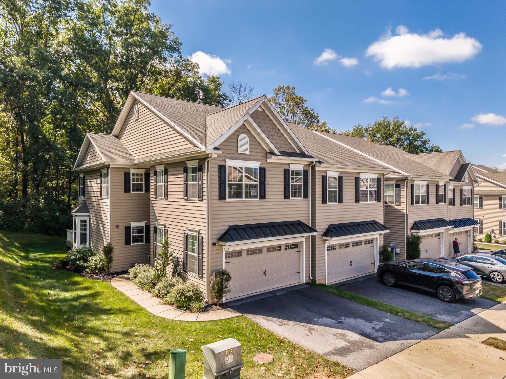 VILLAGE GREENE - Residential