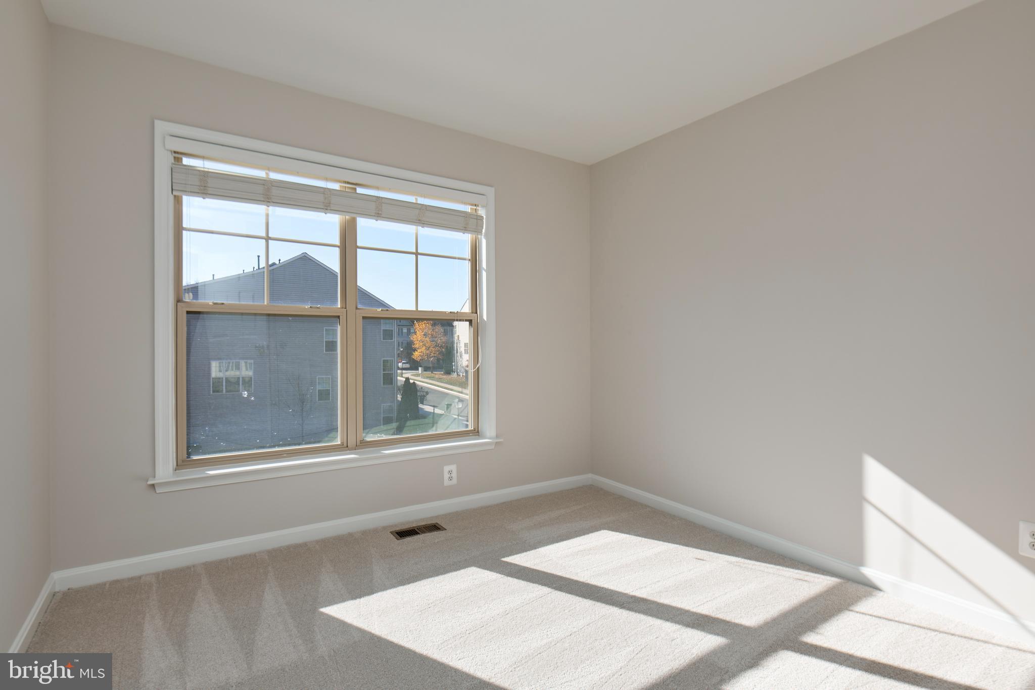 ALEXANDERS CHASE - Residential