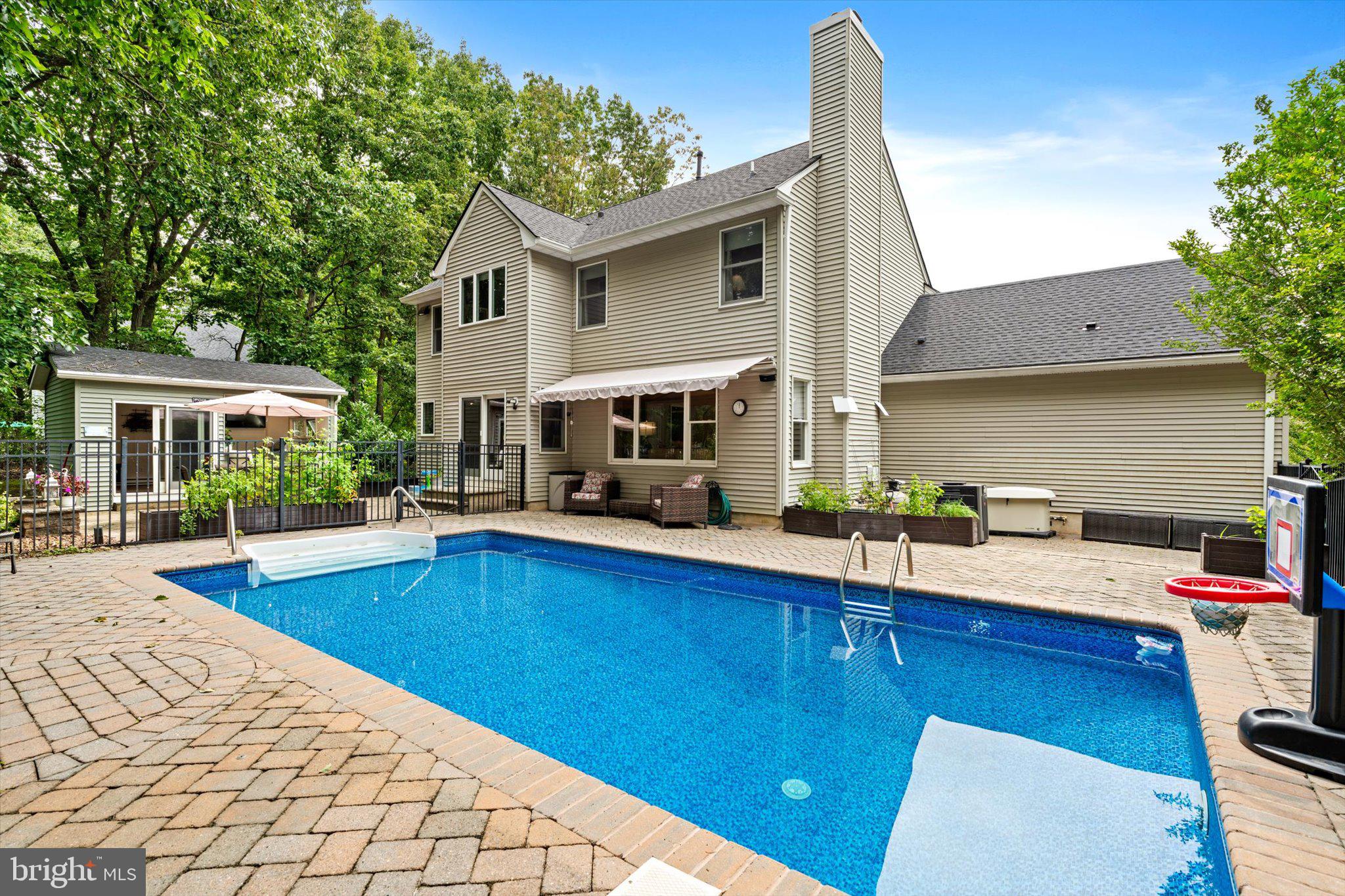 124 BOBBIS TERRACE