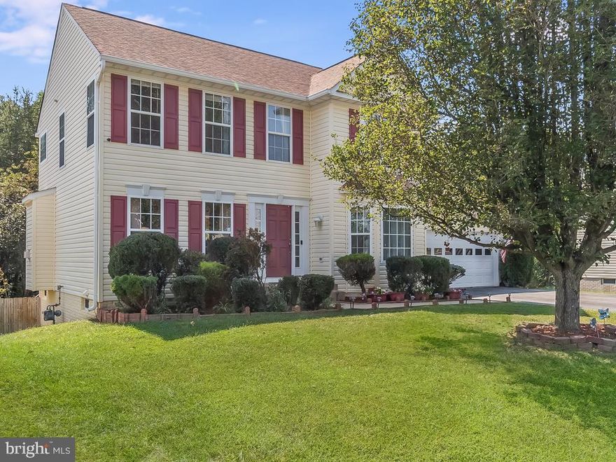 Looking for a large home right in the heart of Fredericksburg? Look no further! This 5 bedroom home has all the space you need. Four bedrooms on the second level and a fully finished basement features a full bath and extra bedroom! Large kitchen for entertaining that includes an eat in breakfast area. Spacious family room with a gas fireplace and a separate office area on the main level. Expansive deck off of living room perfect for relaxing outdoors. Less than 6 miles from the Spotsylvania Towne Center and Central Park for all of your shopping needs!