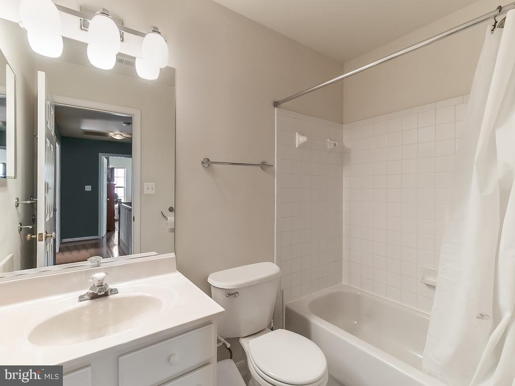 SALEM FIELDS - Residential