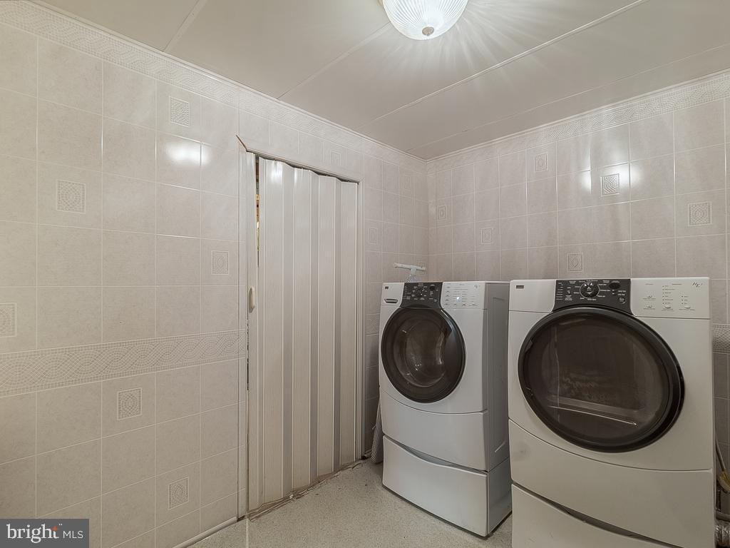 SALEM FIELDS - Residential