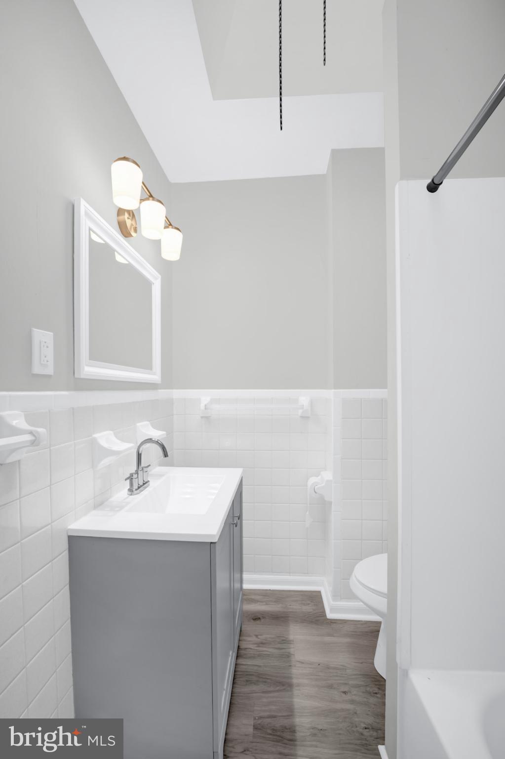 WEST OAK LANE - Residential