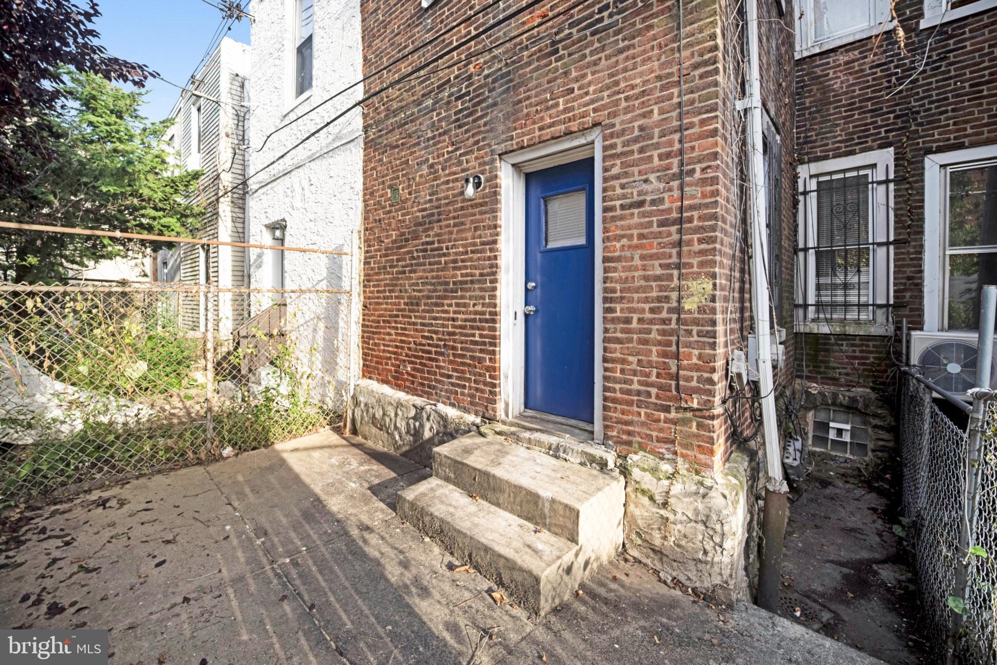 WEST OAK LANE - Residential