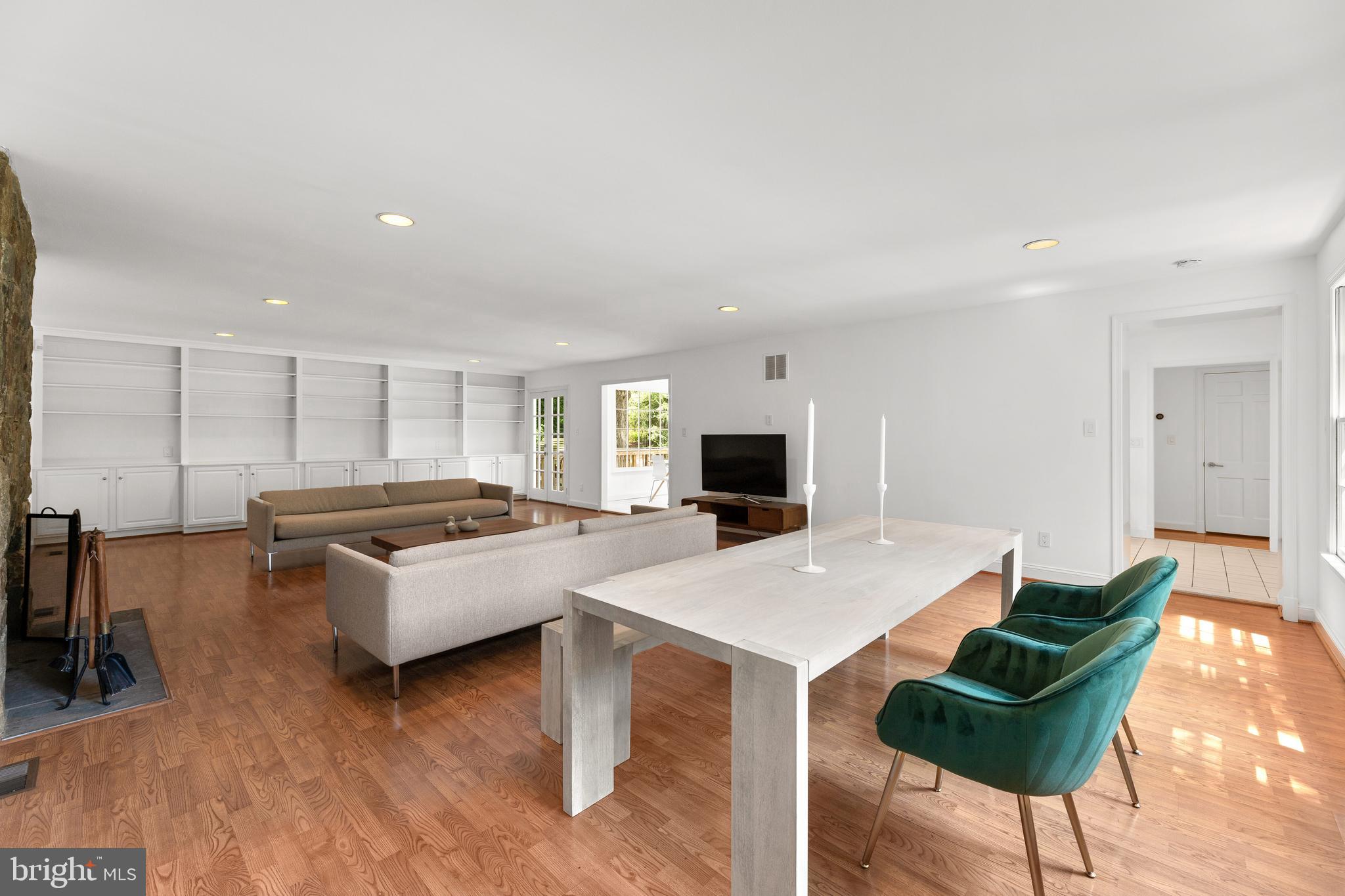 LONGWOOD - Residential Lease