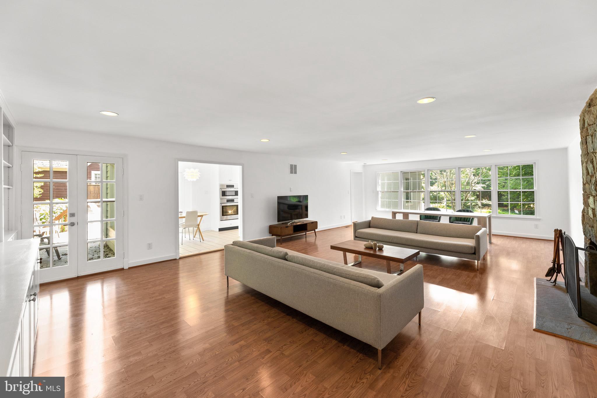 LONGWOOD - Residential Lease