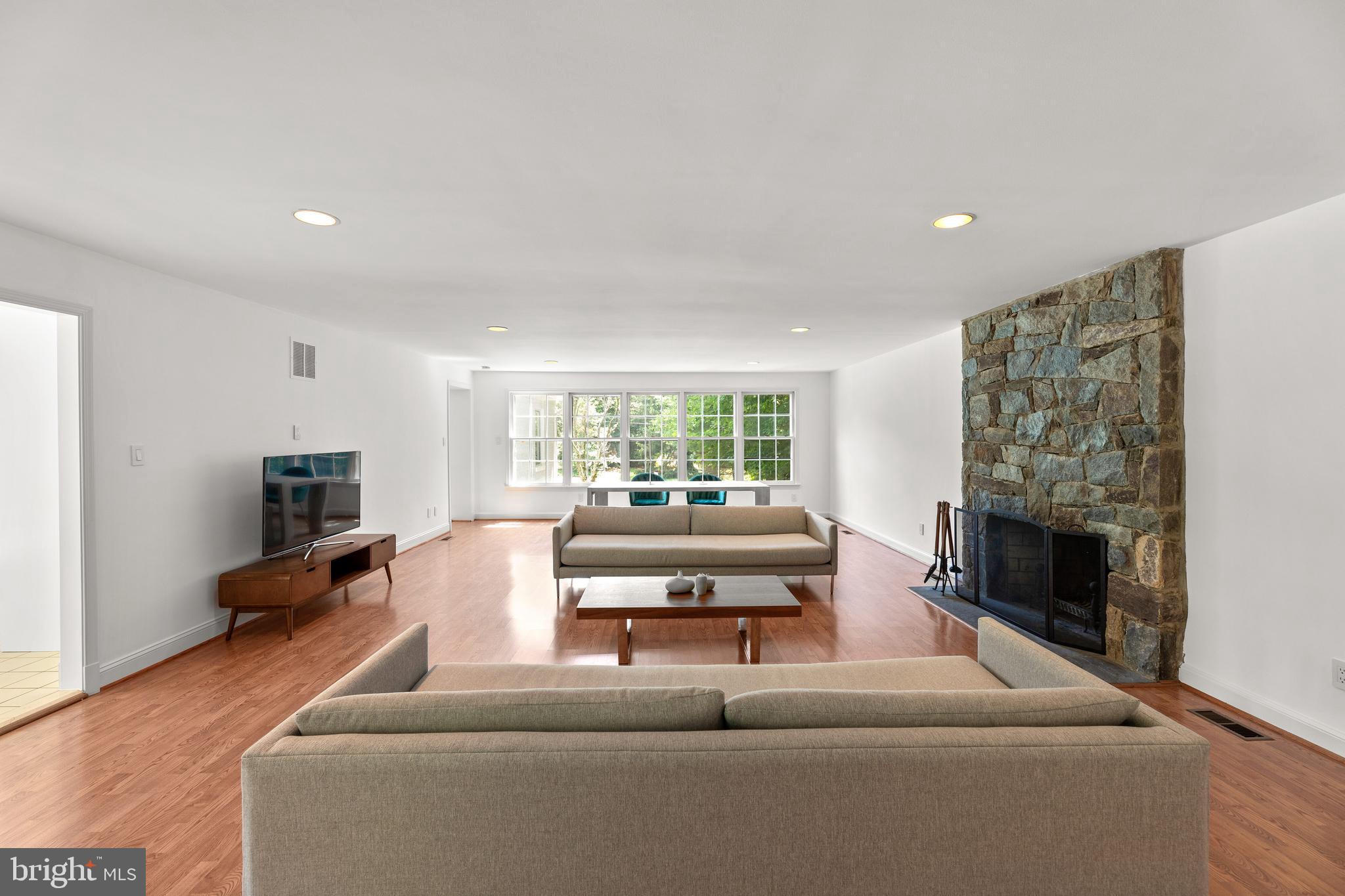 LONGWOOD - Residential Lease