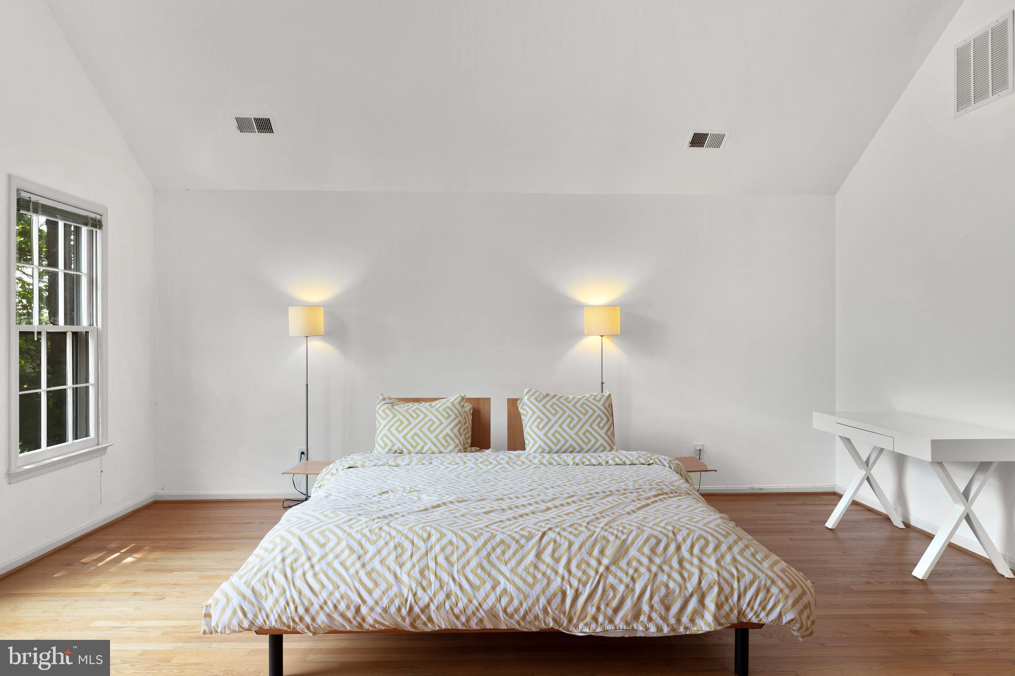 LONGWOOD - Residential Lease