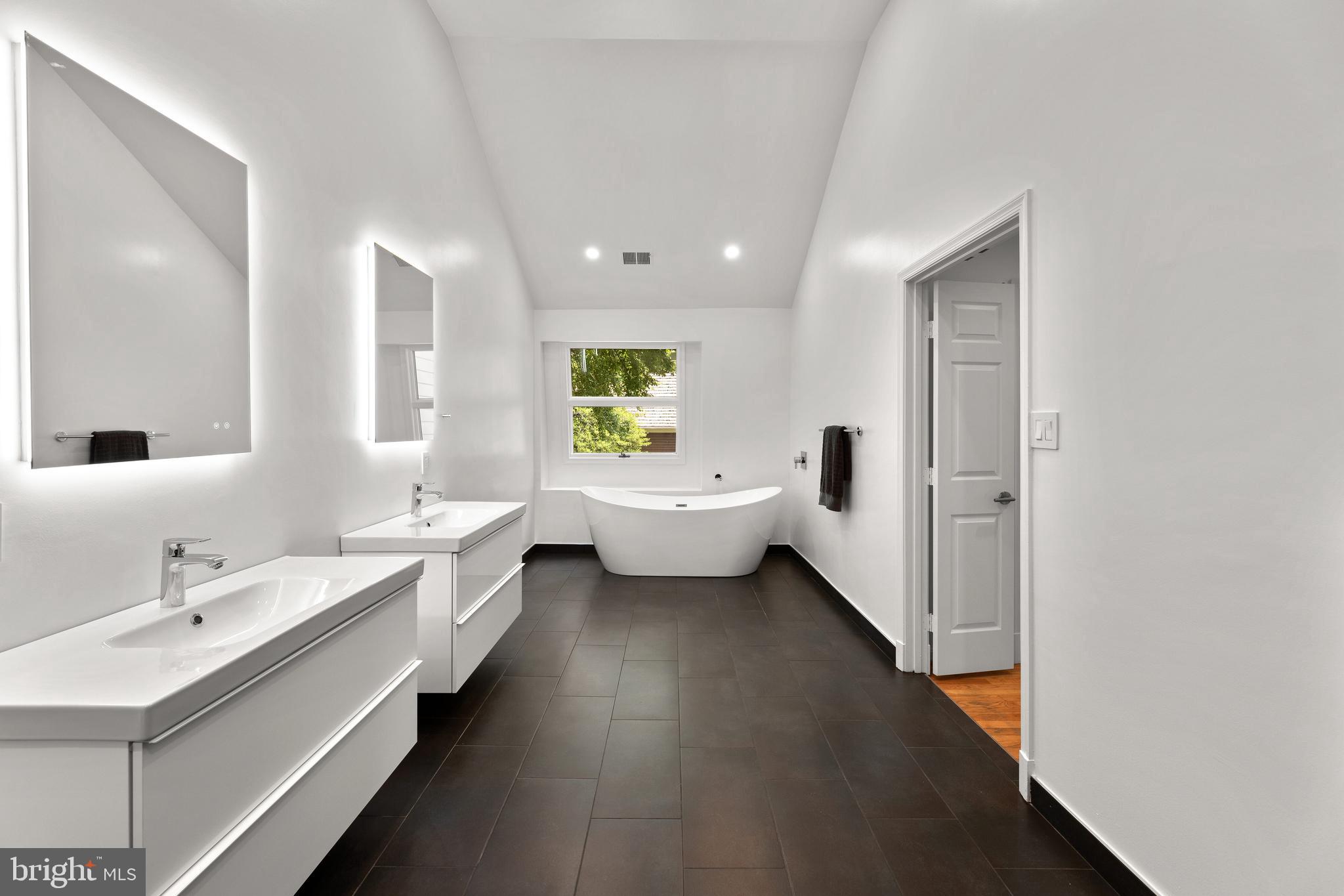 LONGWOOD - Residential Lease