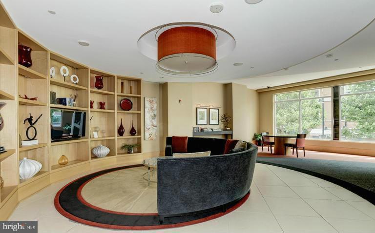 ONE NATIONAL HARBOR CONDOMINIUM - Residential