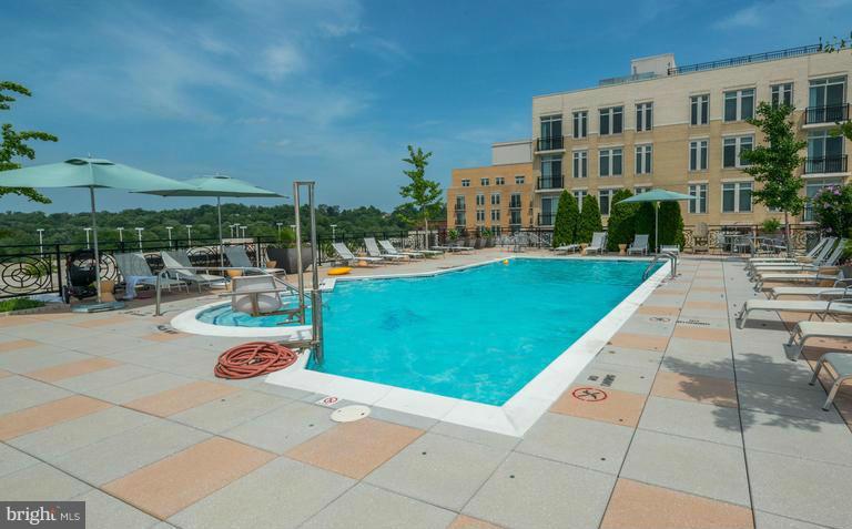 ONE NATIONAL HARBOR CONDOMINIUM - Residential