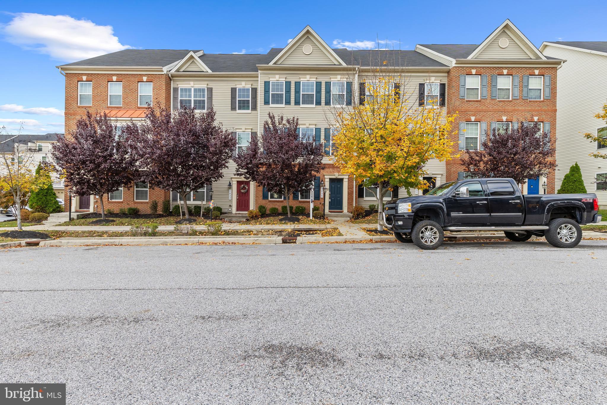 OXFORD SQUARE - Residential Lease