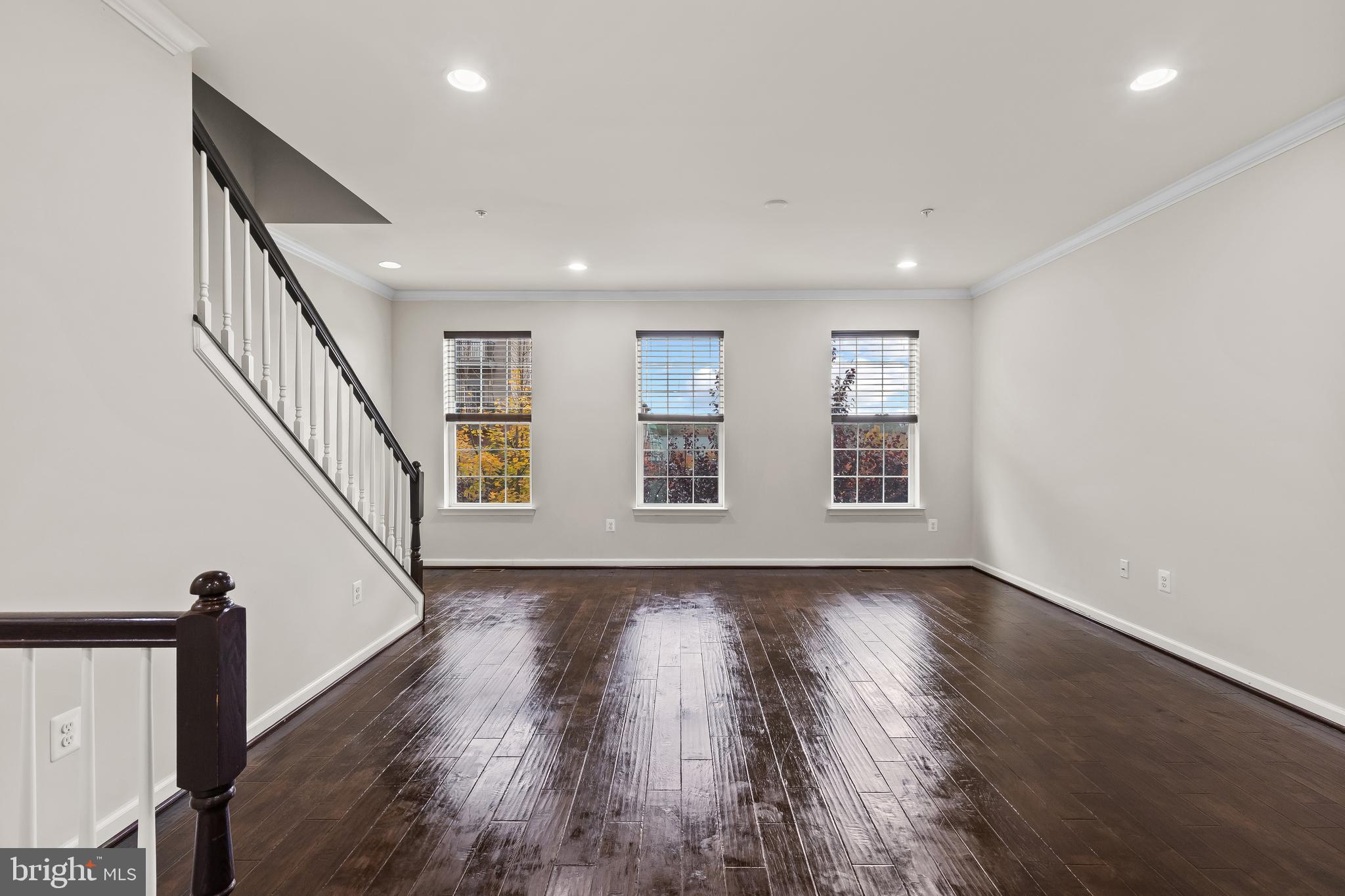 OXFORD SQUARE - Residential Lease