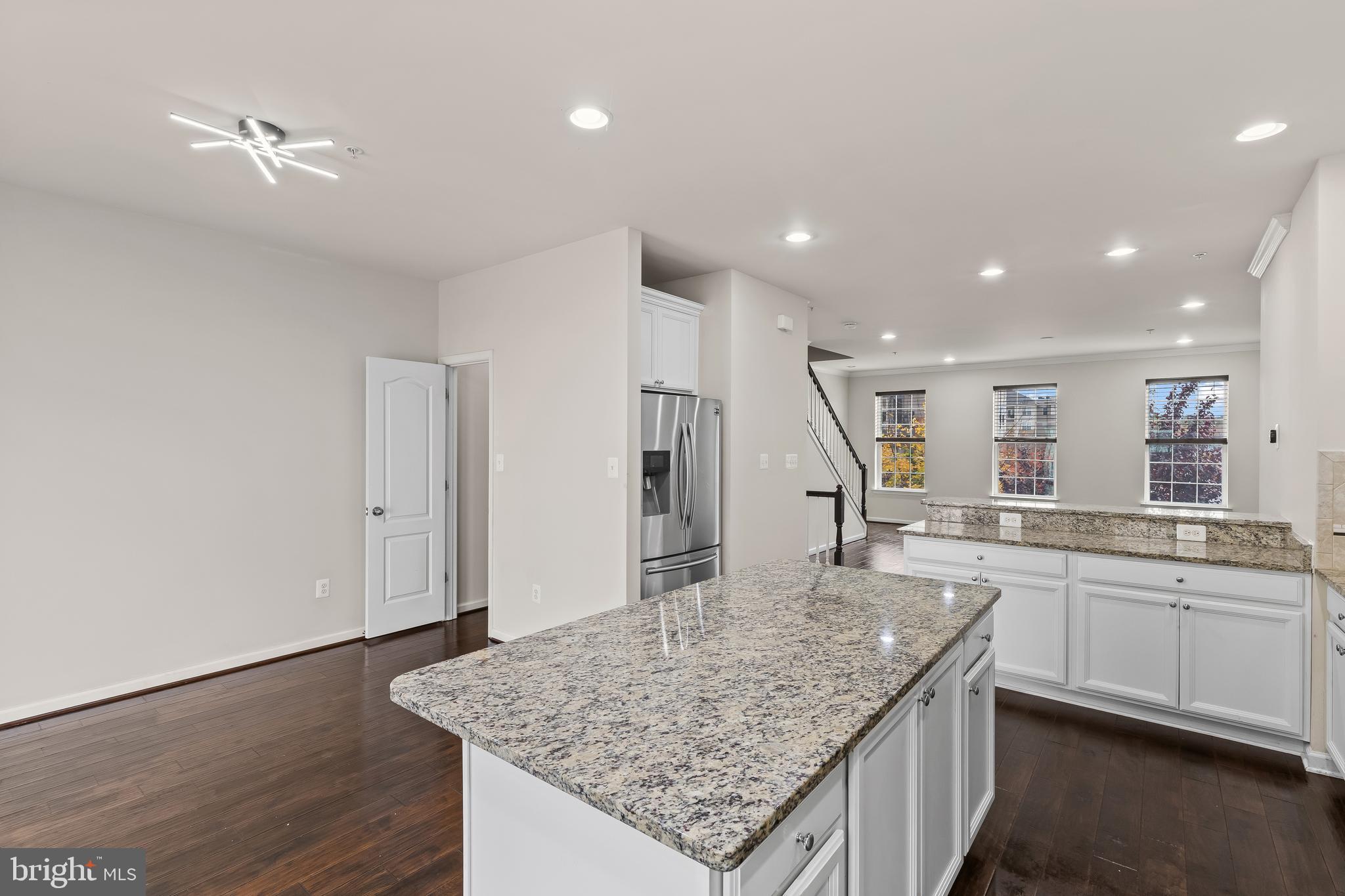 OXFORD SQUARE - Residential Lease