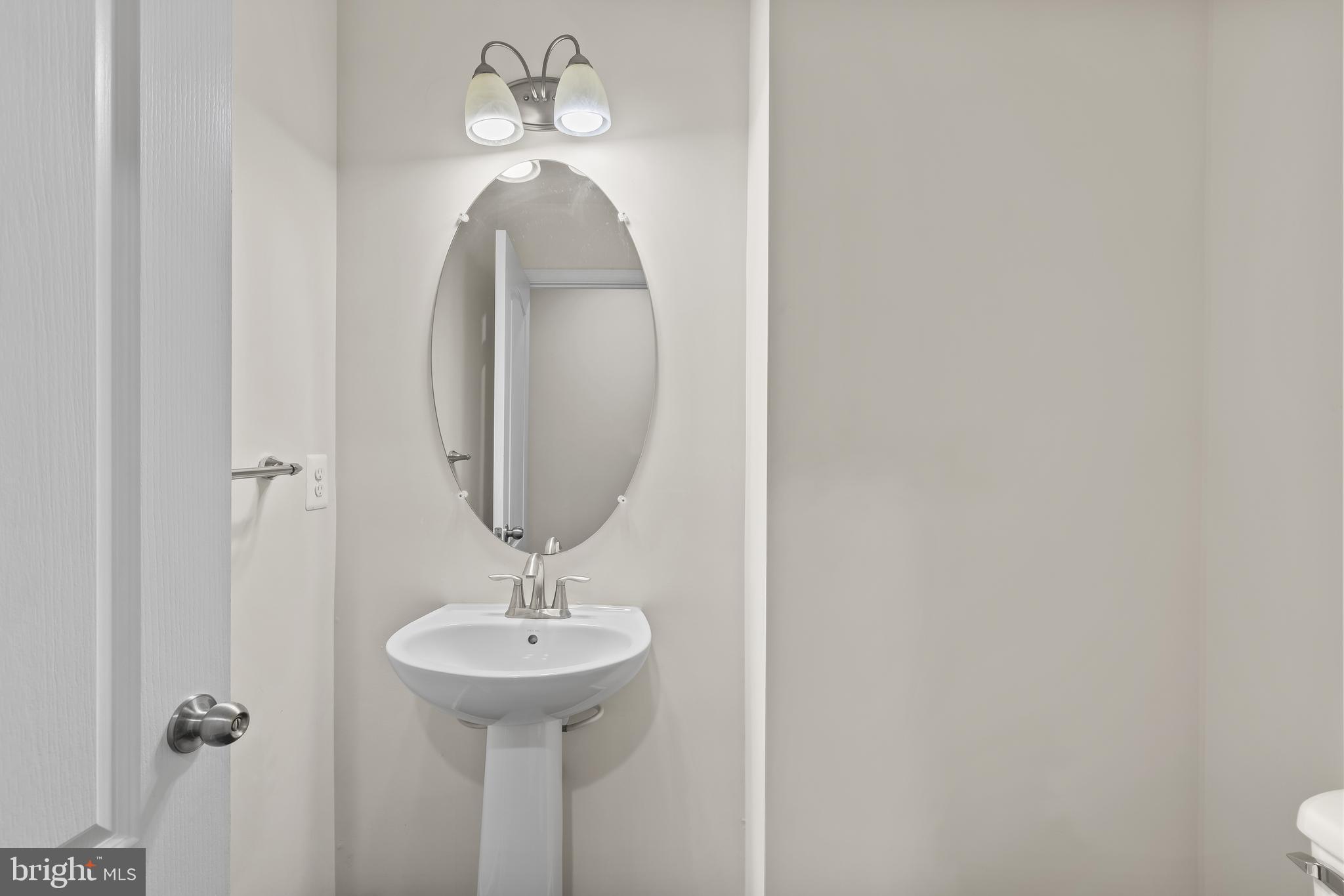 OXFORD SQUARE - Residential Lease