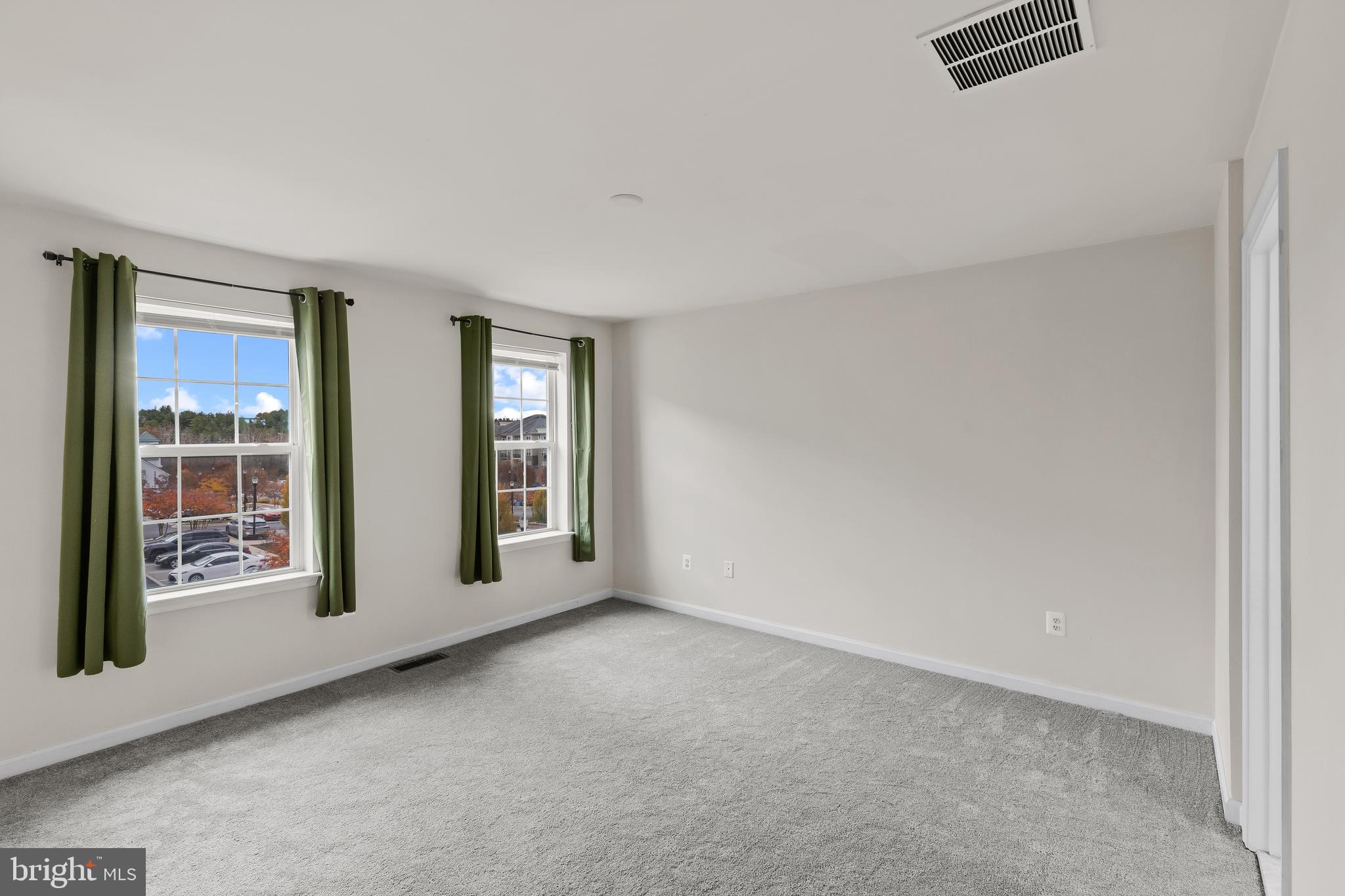 OXFORD SQUARE - Residential Lease