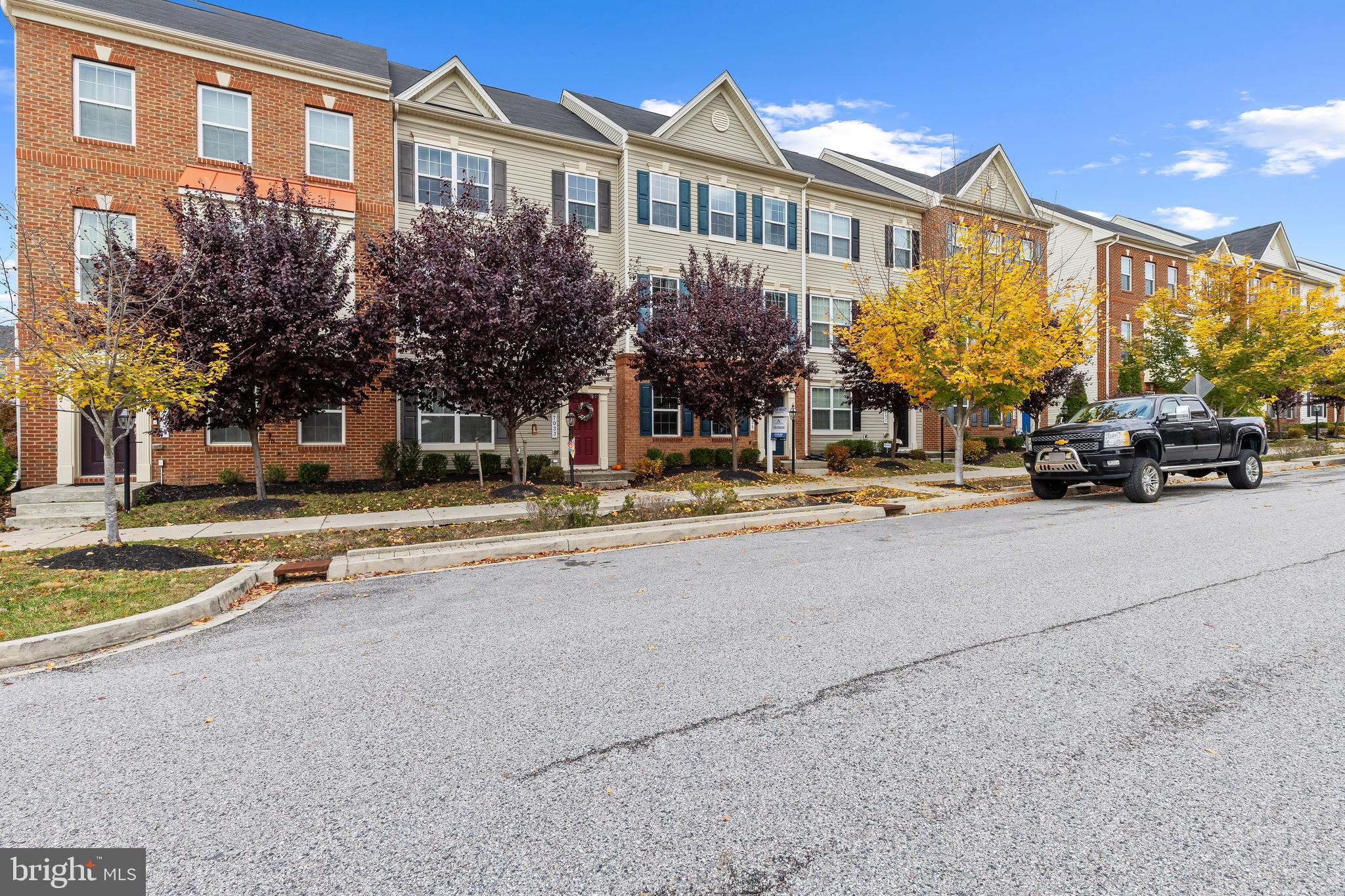 OXFORD SQUARE - Residential Lease