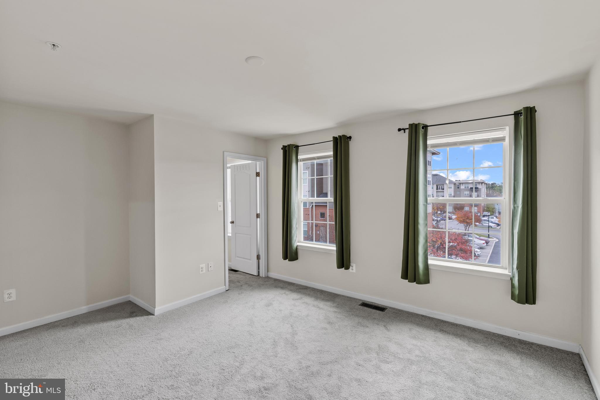 OXFORD SQUARE - Residential Lease