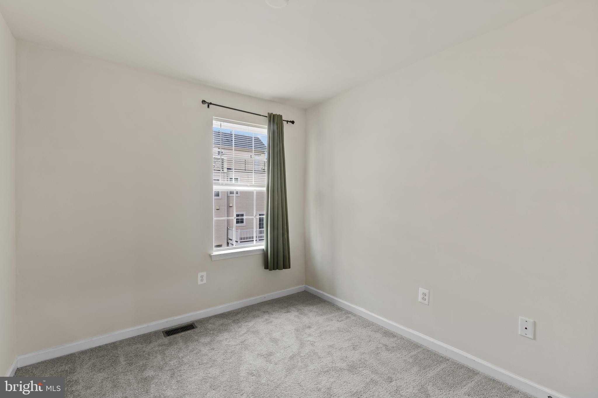 OXFORD SQUARE - Residential Lease