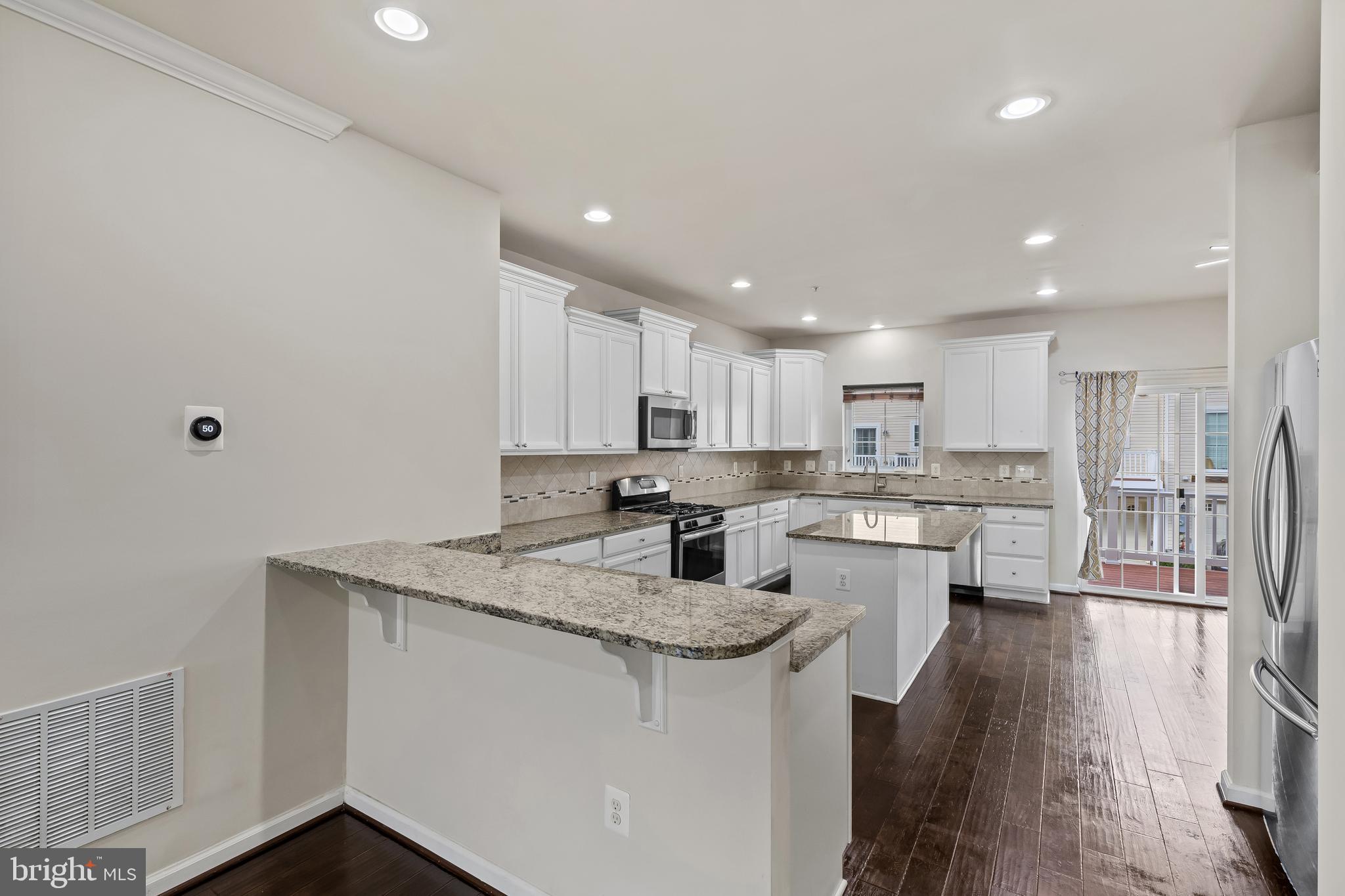 OXFORD SQUARE - Residential Lease