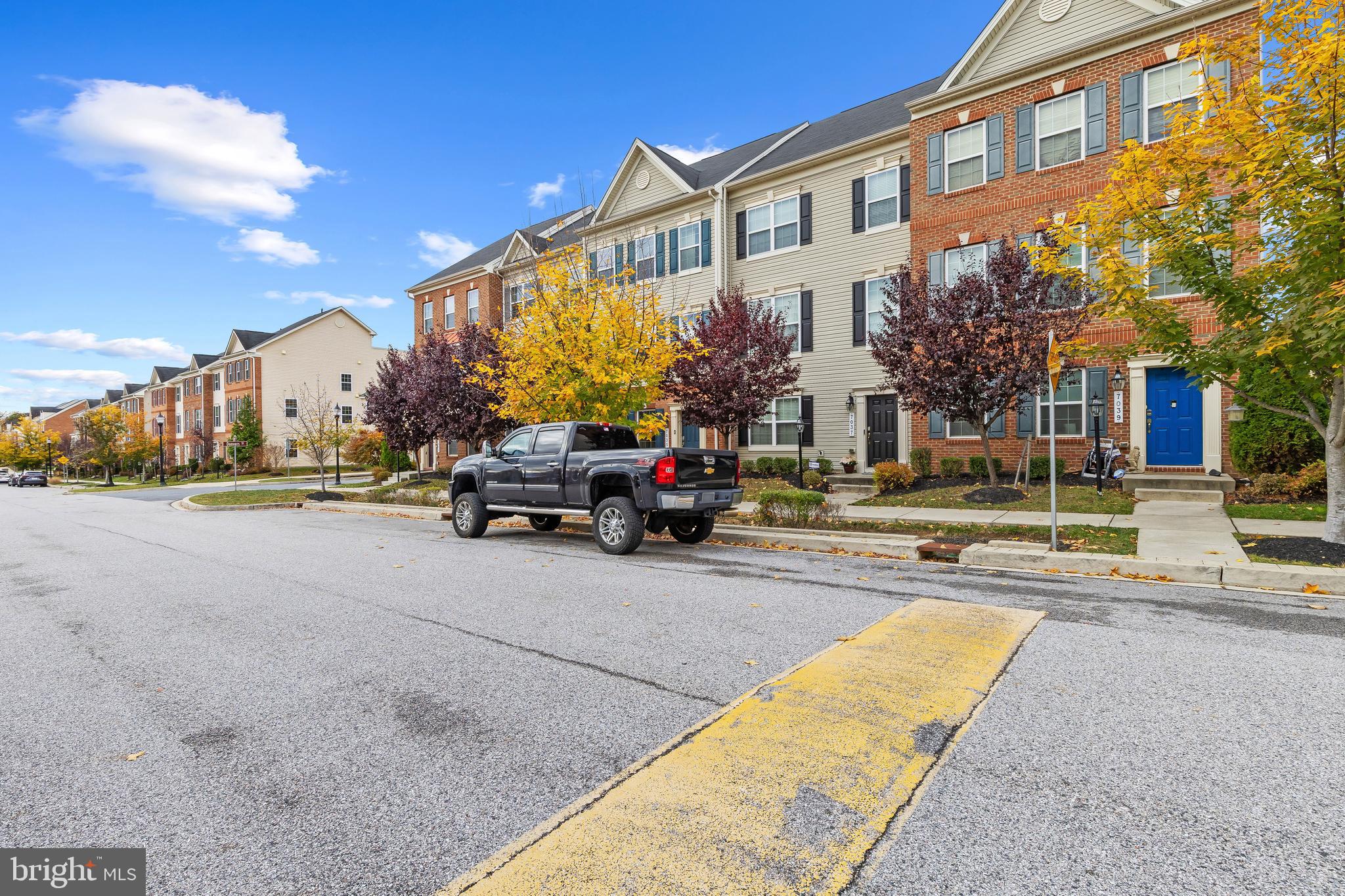 OXFORD SQUARE - Residential Lease