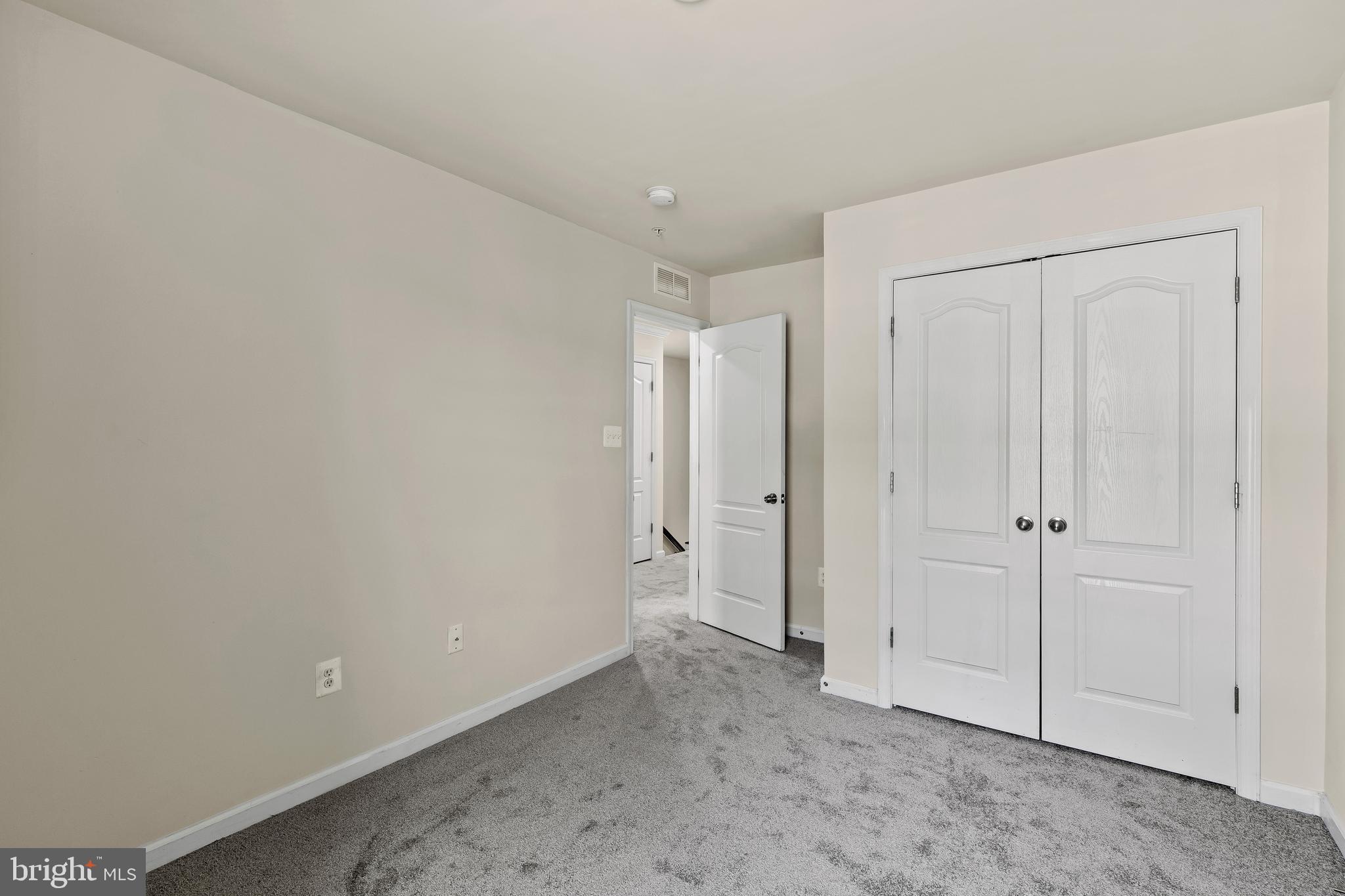 OXFORD SQUARE - Residential Lease