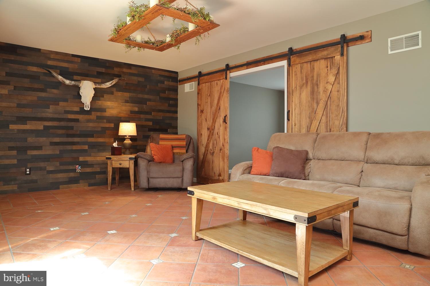 THE OAKS - Residential