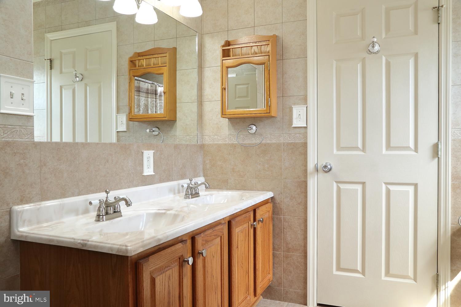 THE OAKS - Residential