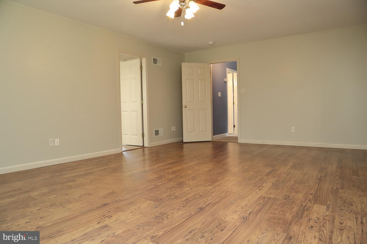 THE OAKS - Residential