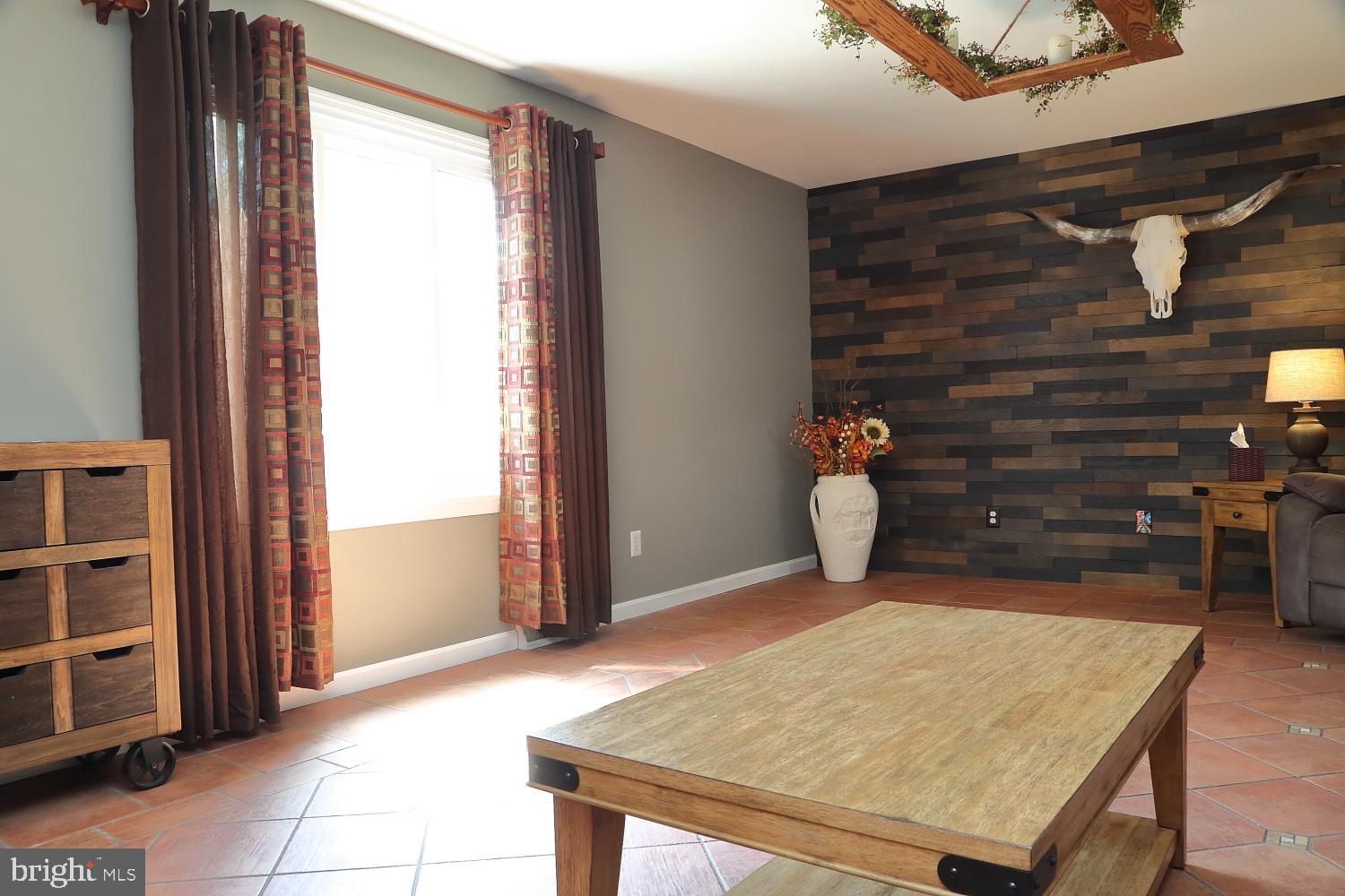 THE OAKS - Residential