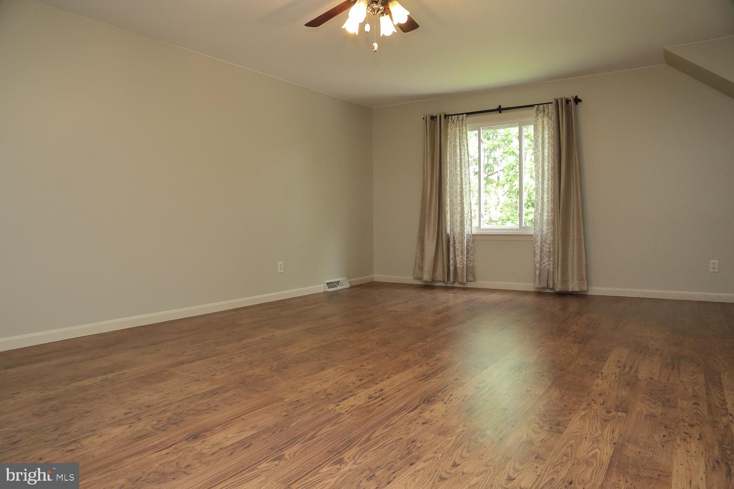 THE OAKS - Residential