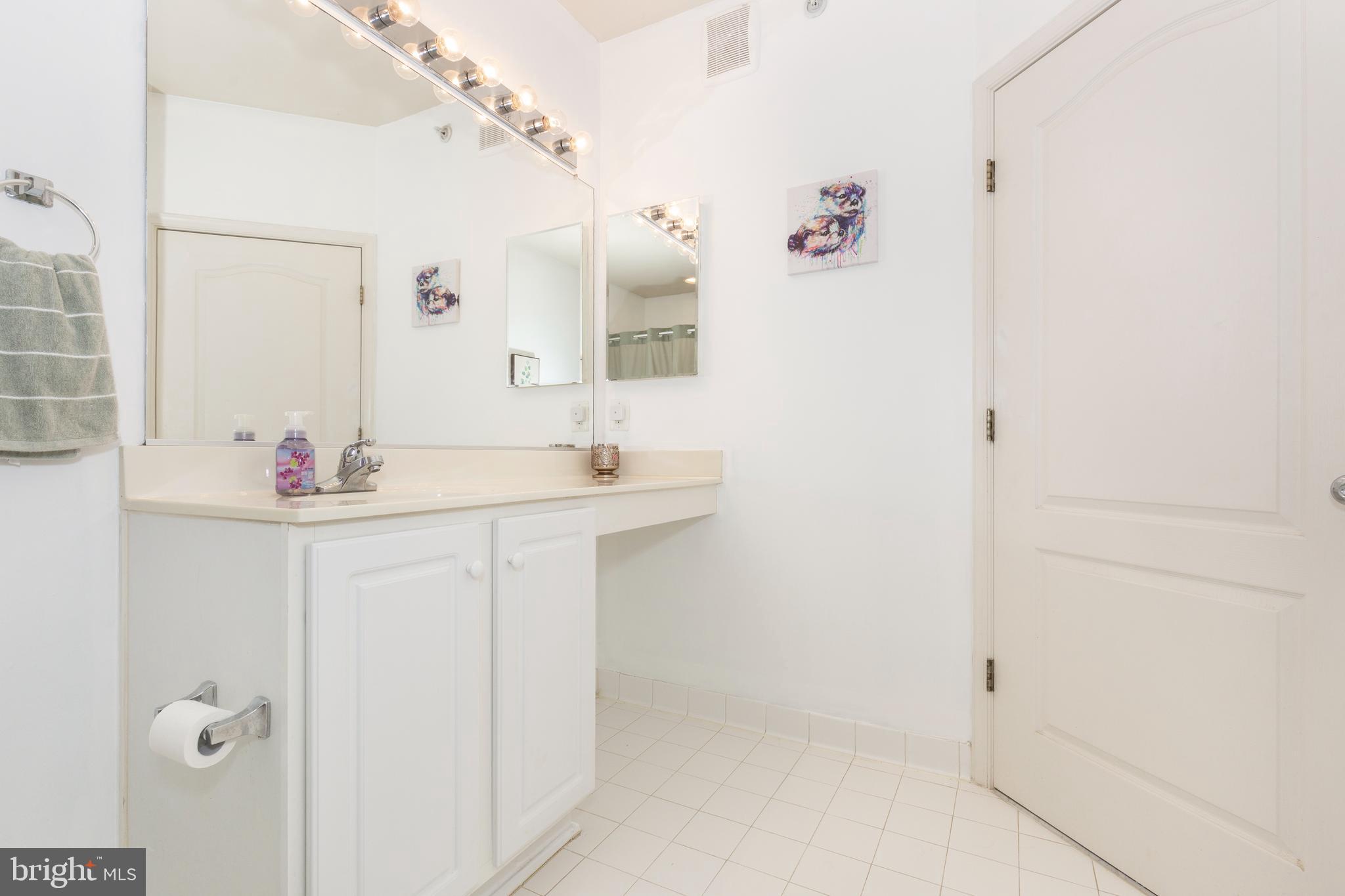 VILLAGE OF RIVER HILL - Residential