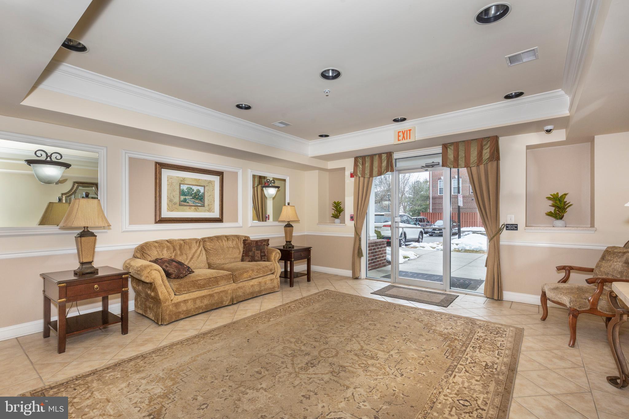 VILLAGE OF RIVER HILL - Residential