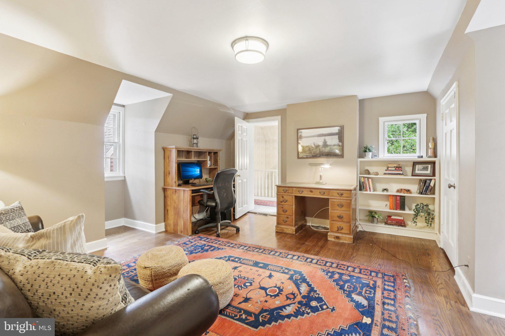 CHESTNUT HILL - Residential