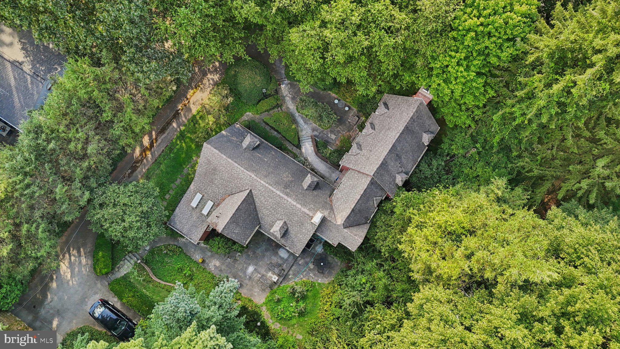 CHESTNUT HILL - Residential