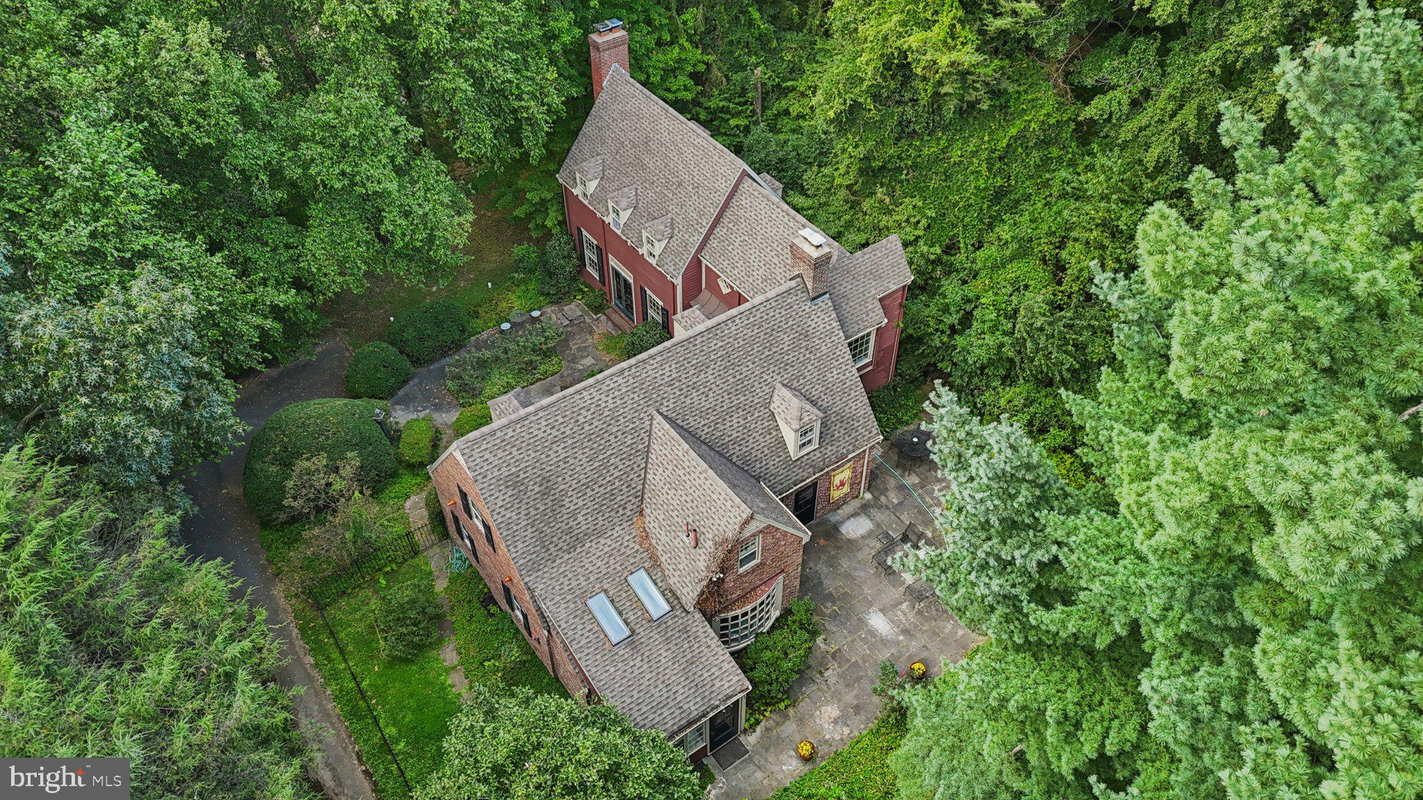CHESTNUT HILL - Residential
