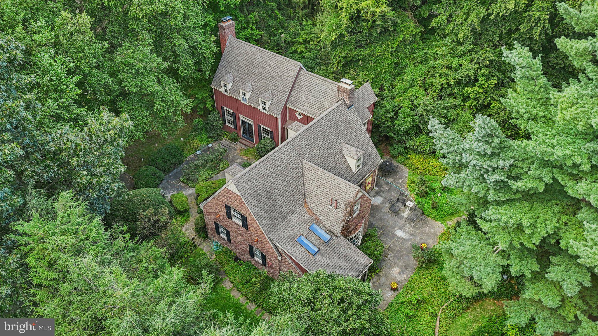 CHESTNUT HILL - Residential