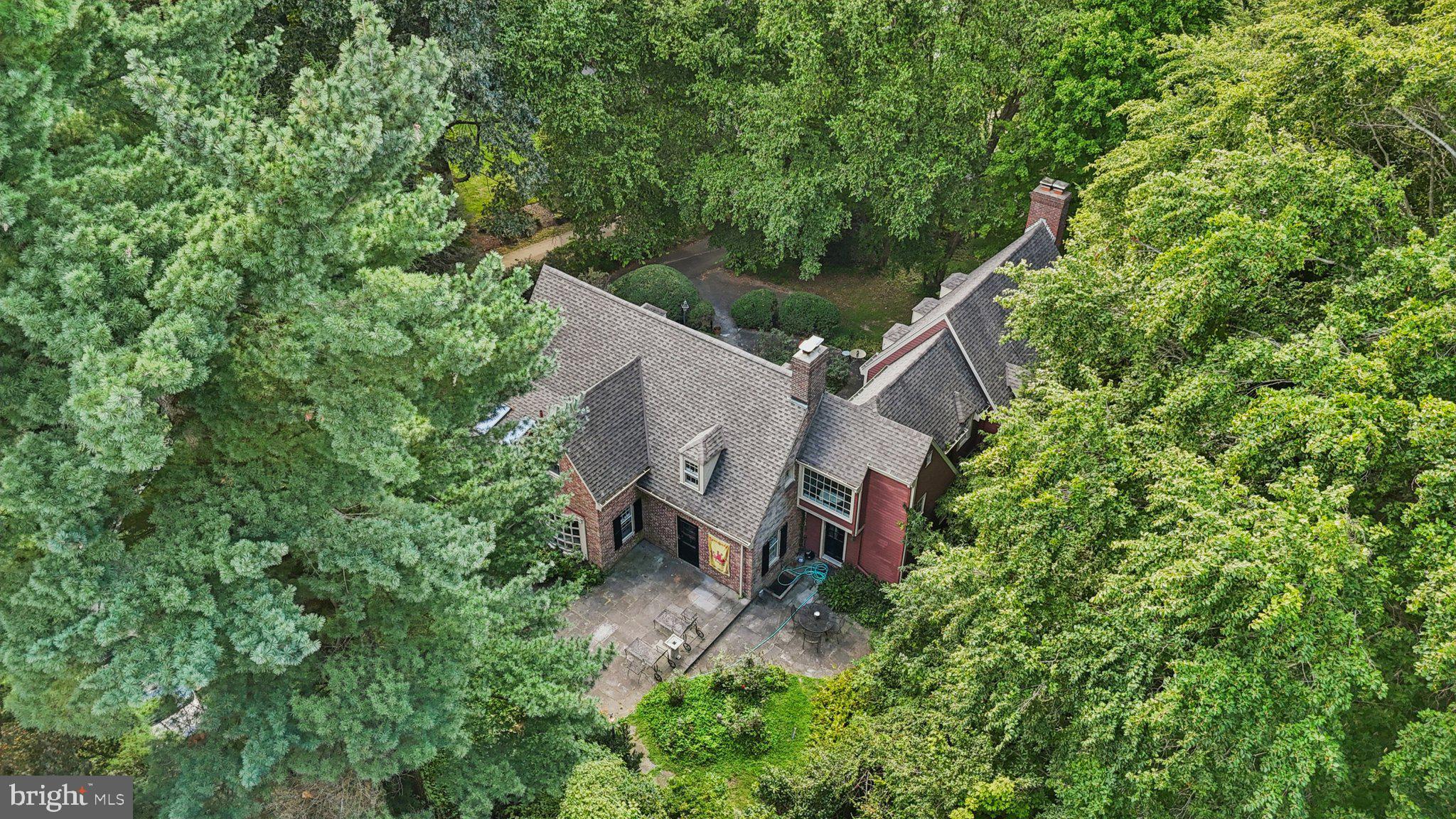 CHESTNUT HILL - Residential