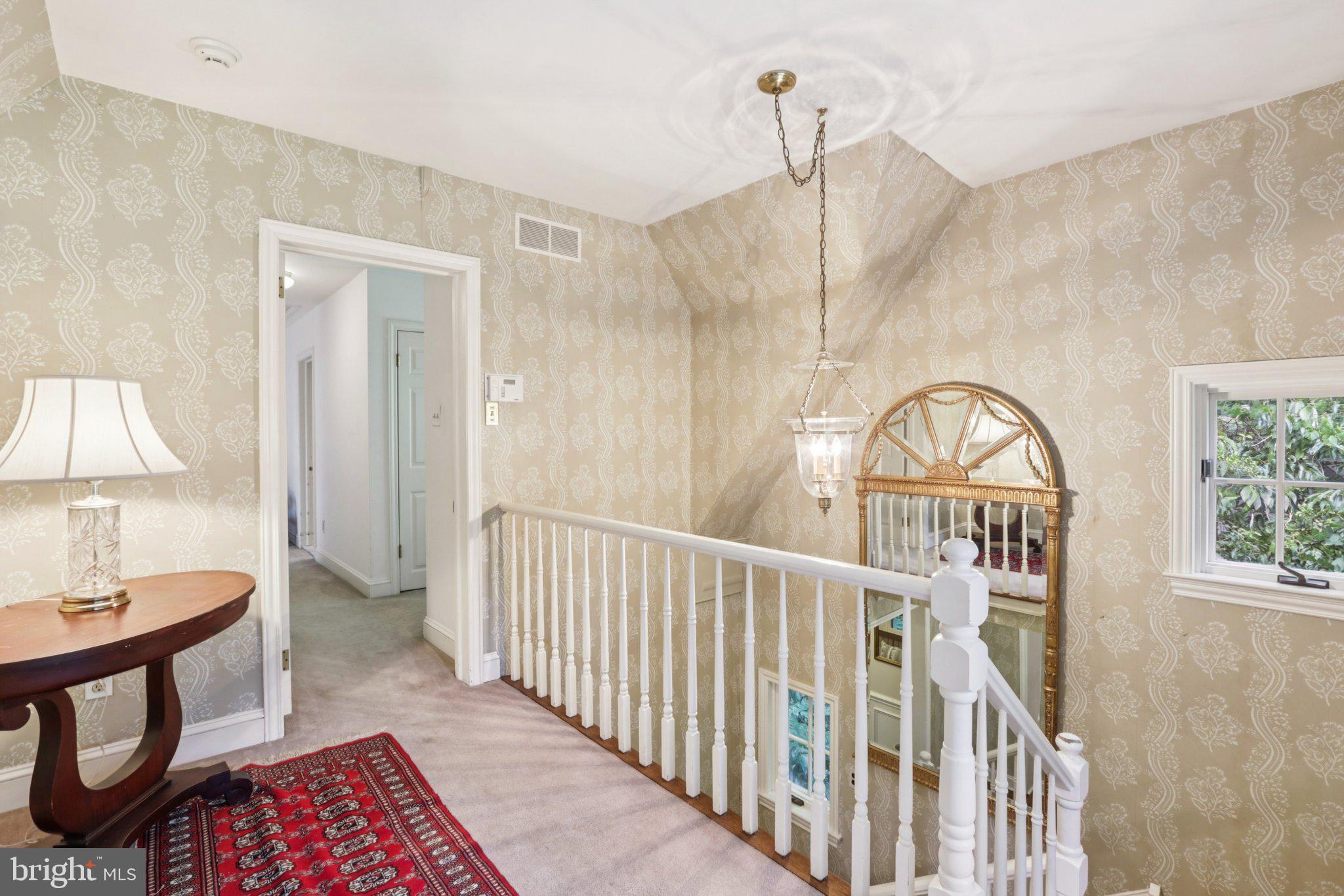 CHESTNUT HILL - Residential