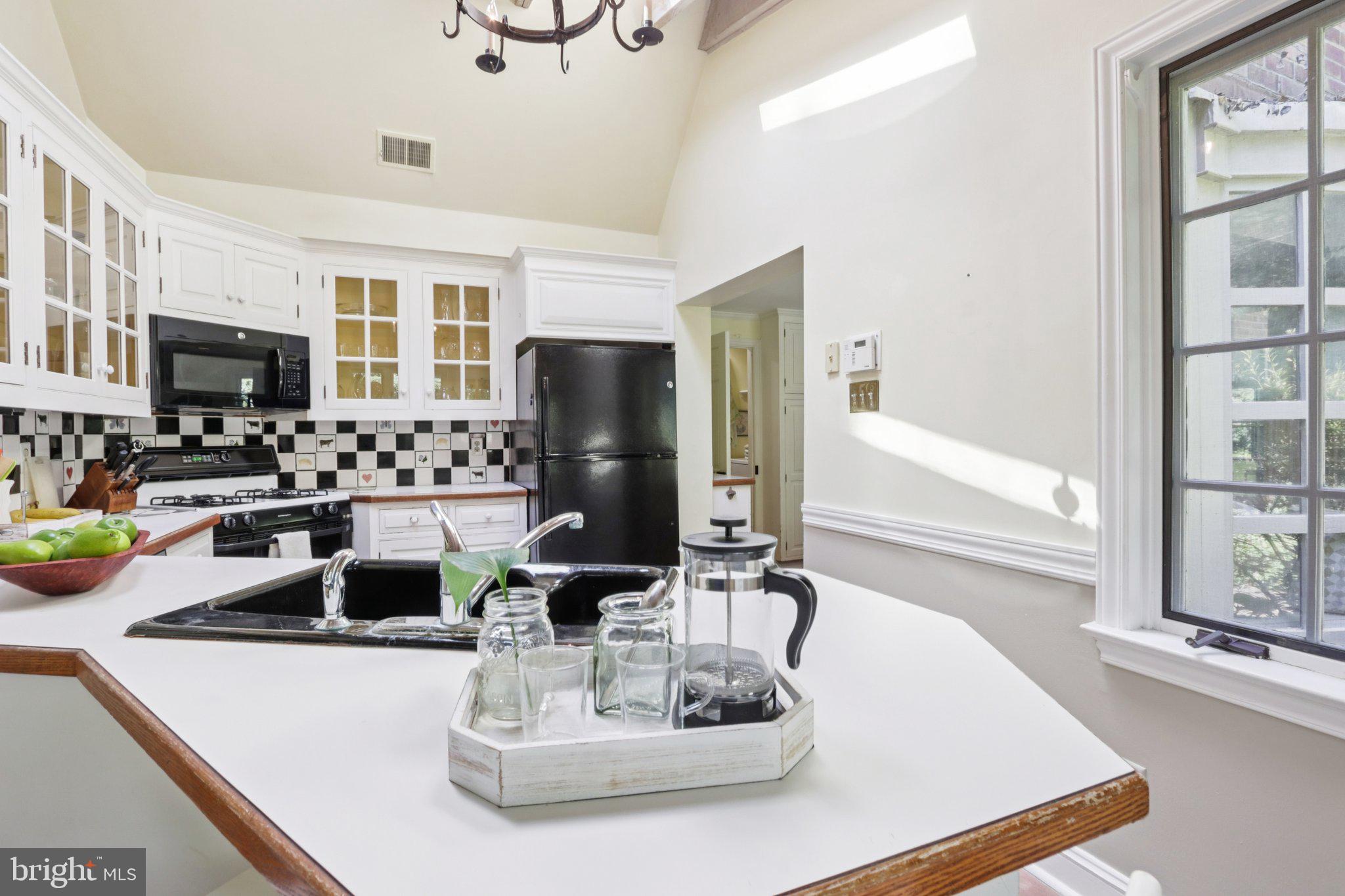 CHESTNUT HILL - Residential