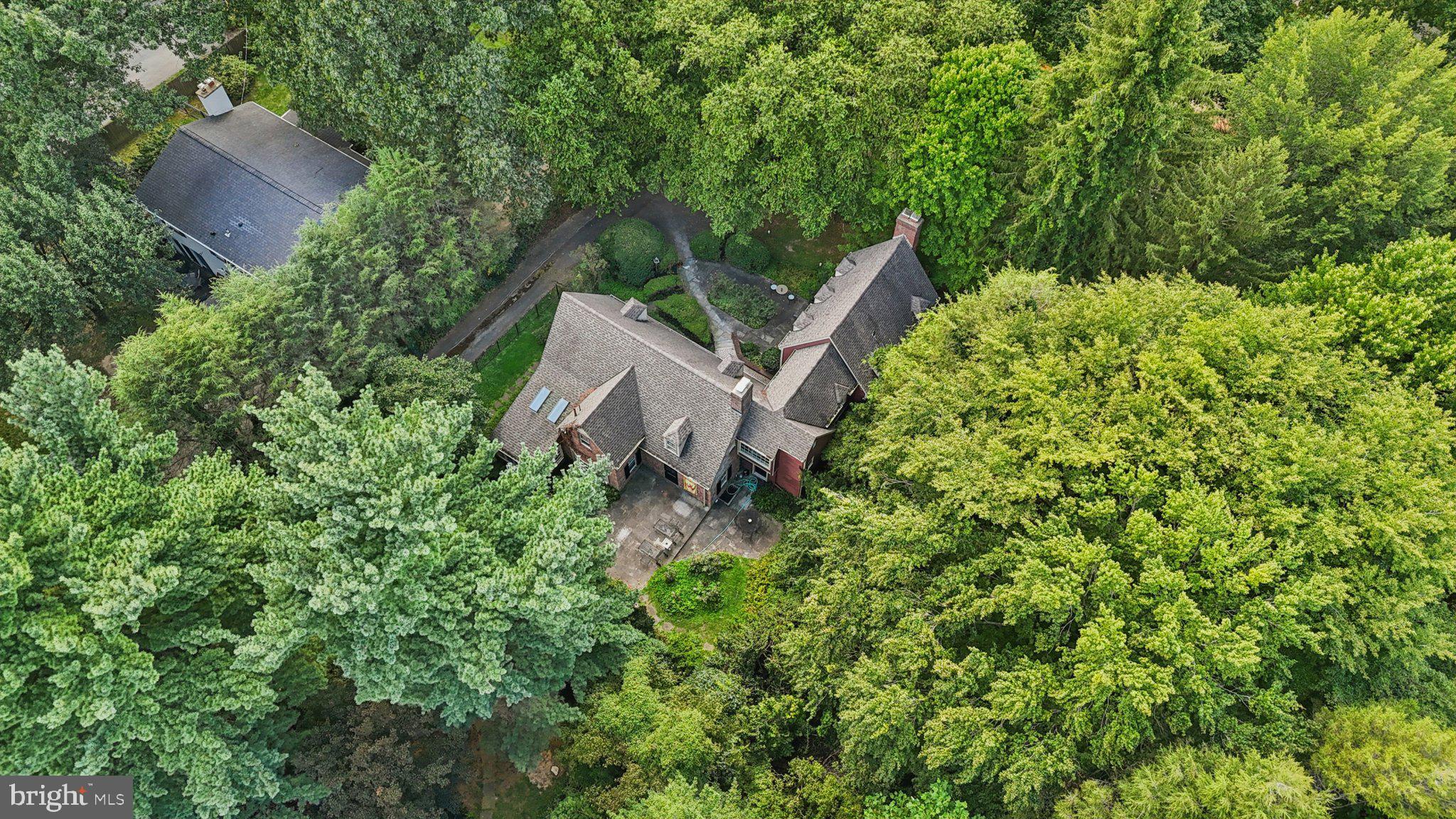 CHESTNUT HILL - Residential