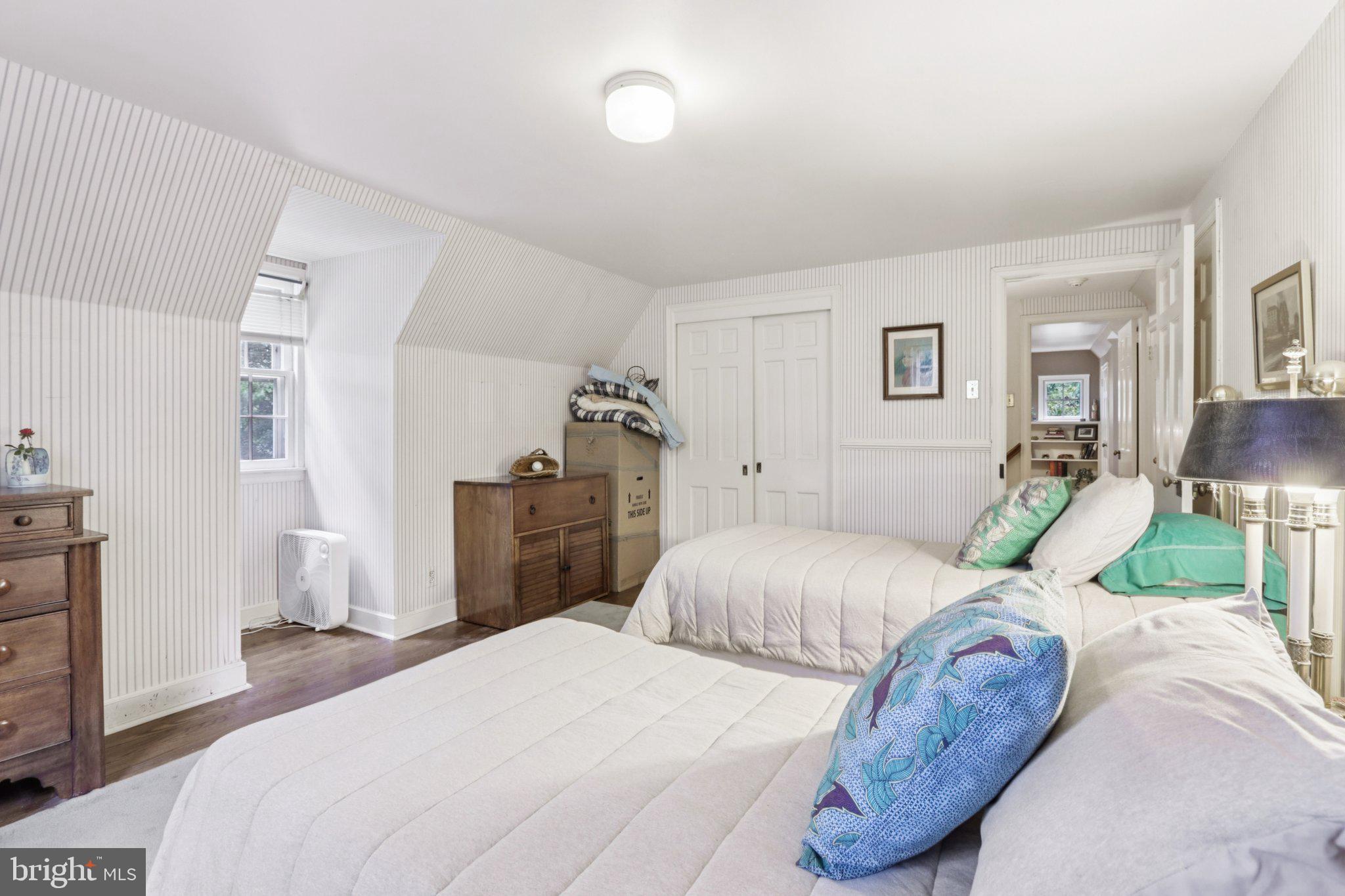 CHESTNUT HILL - Residential