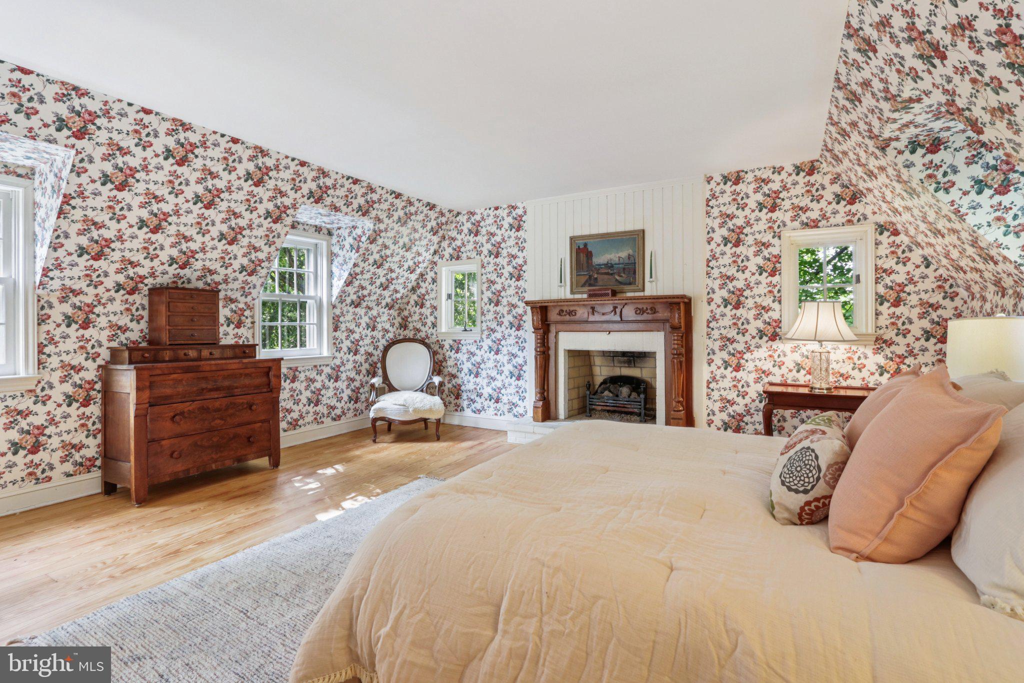 CHESTNUT HILL - Residential