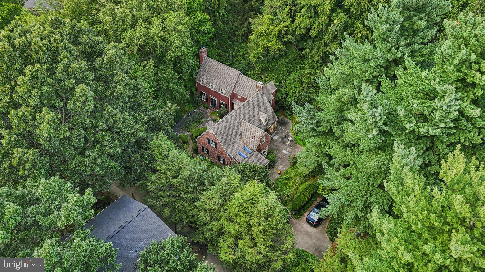 CHESTNUT HILL - Residential