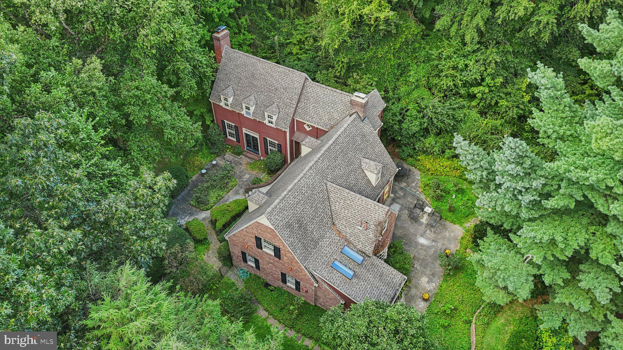 CHESTNUT HILL - Residential