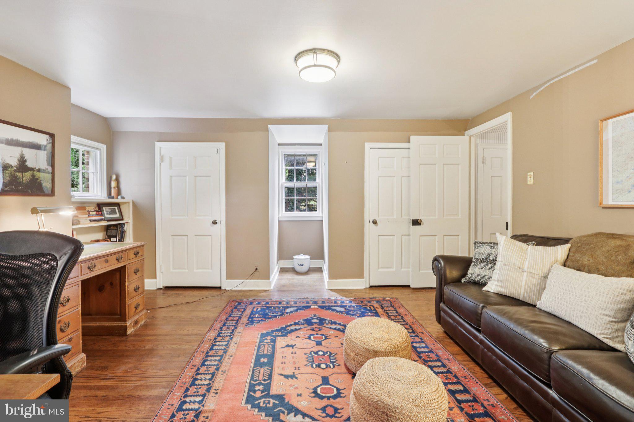 CHESTNUT HILL - Residential