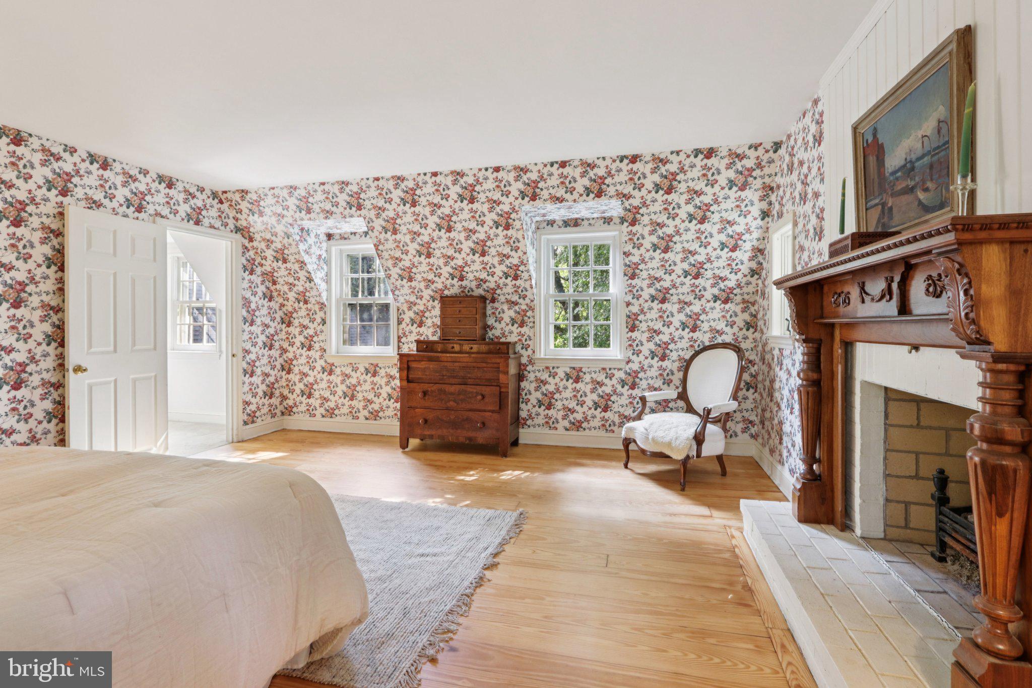 CHESTNUT HILL - Residential