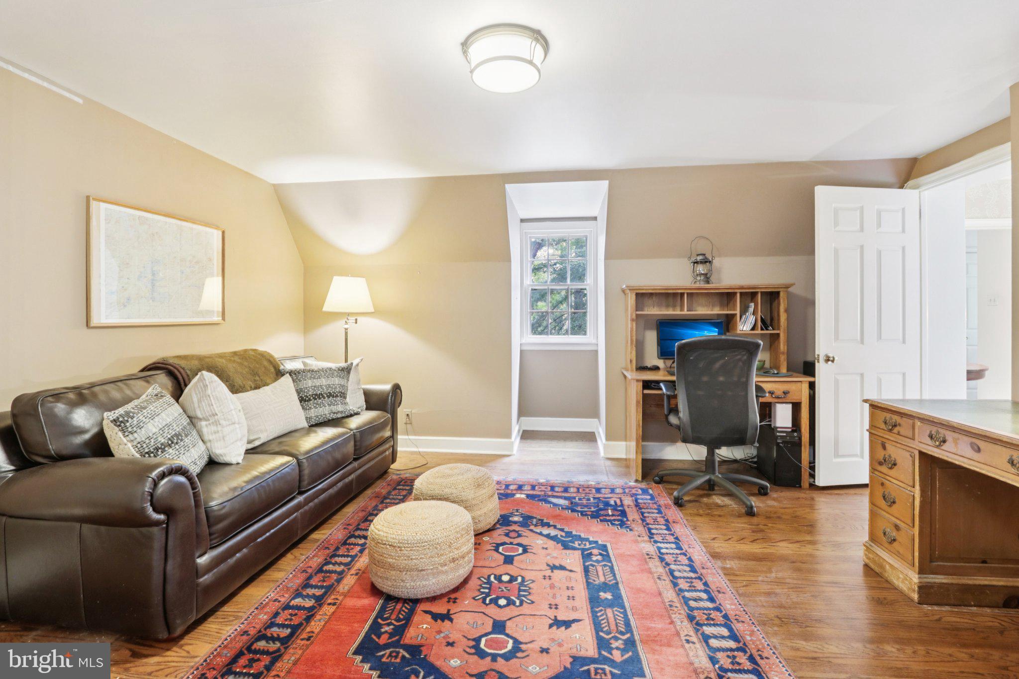 CHESTNUT HILL - Residential